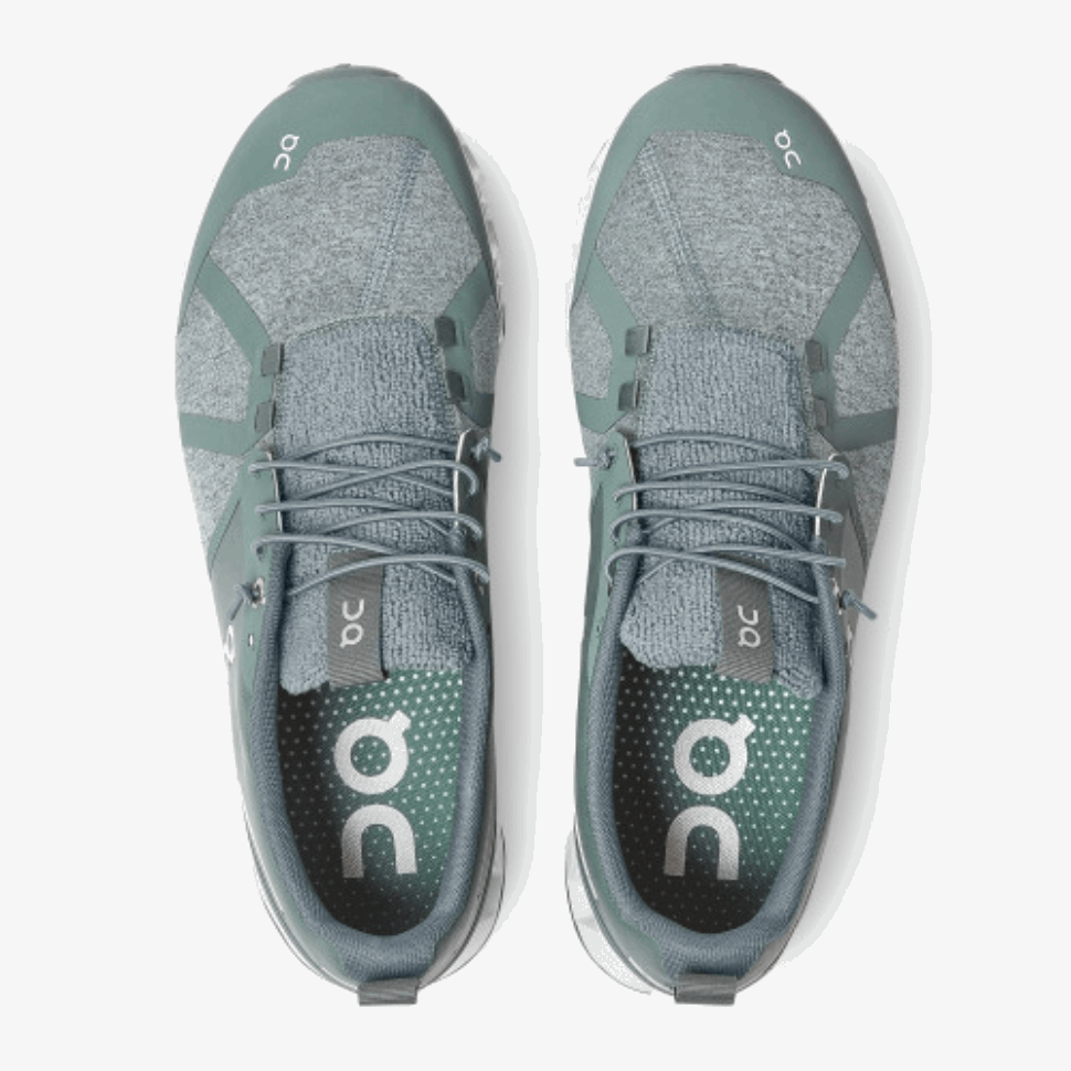 Nuvola Spugna Oliva Sulla Corsa