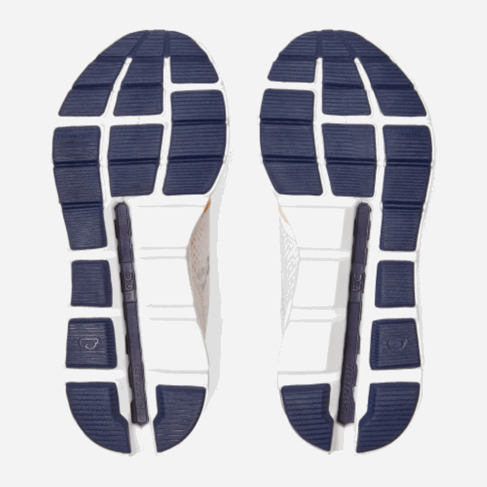 Cloudstratus Sulla Corsa Bianco-mandorla