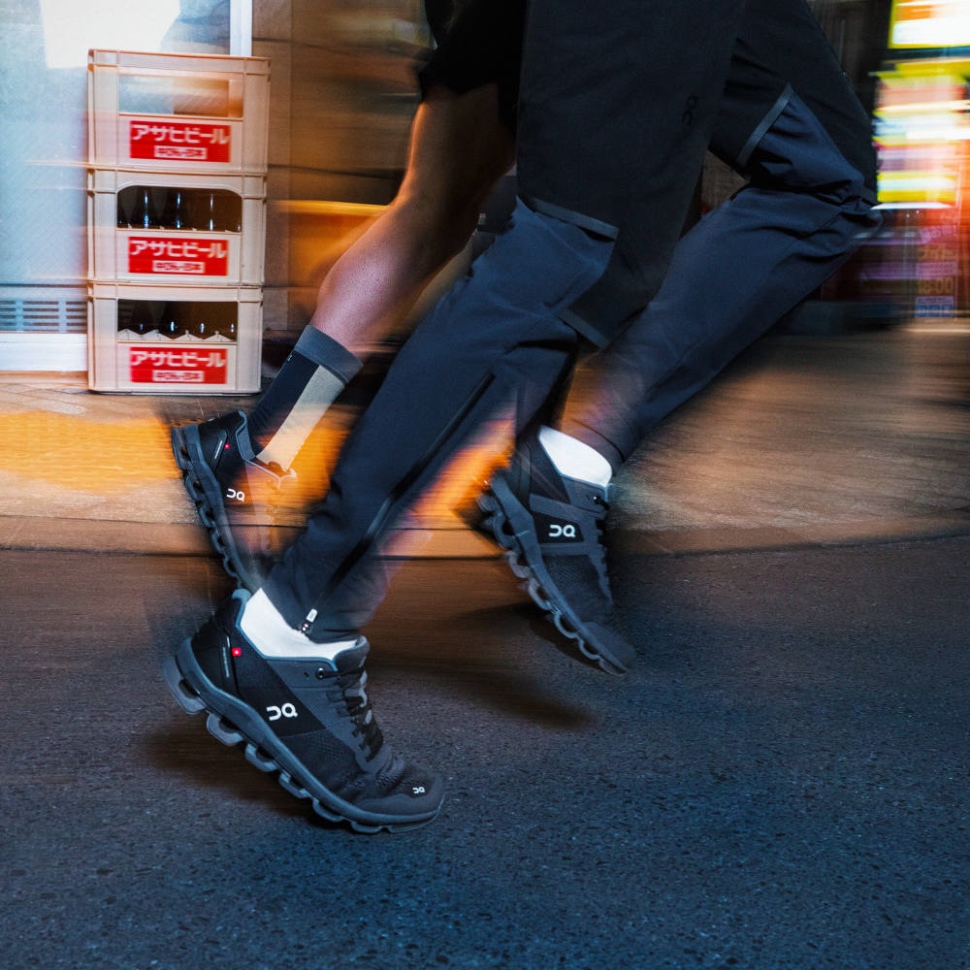 Cloudace Sul Correre Nero