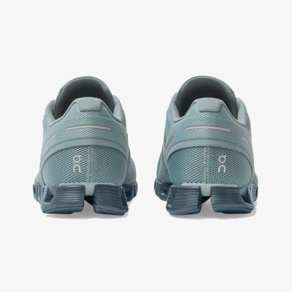 Sul Mare In Esecuzione Nuvola Monocromatica