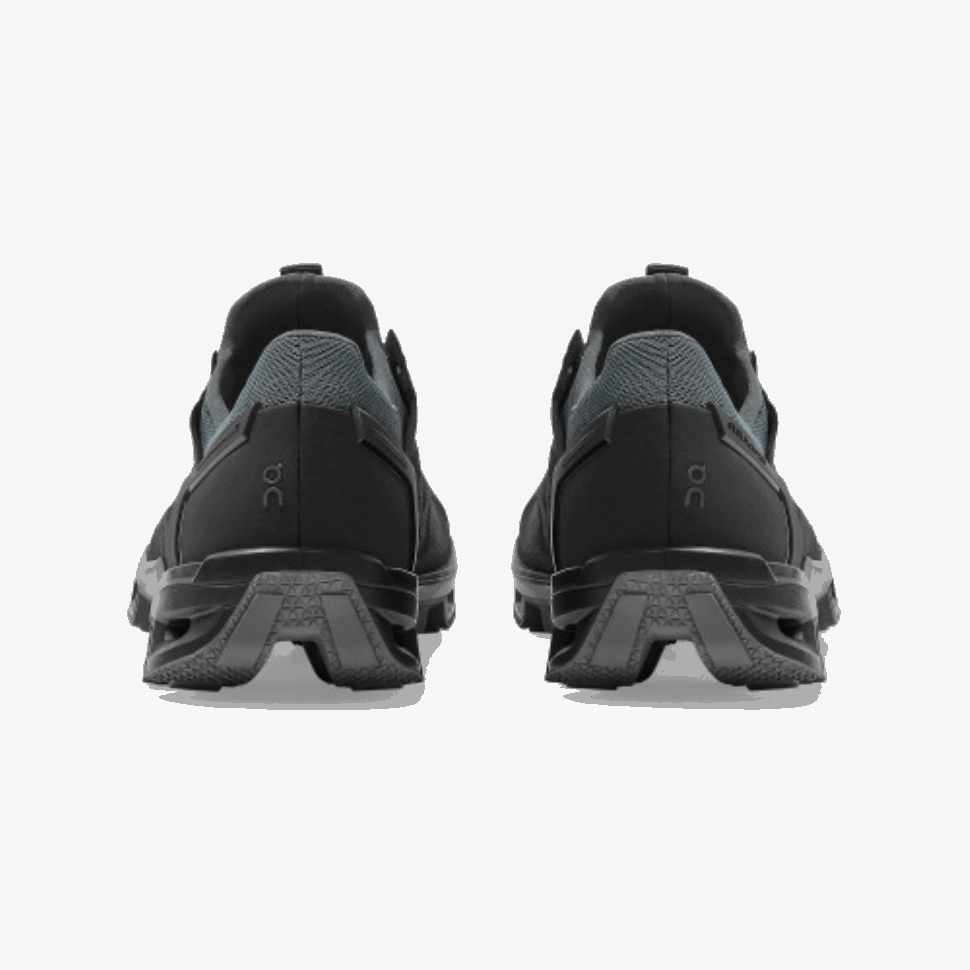 Cloudventure Picco Nero-roccia Sulla Corsa