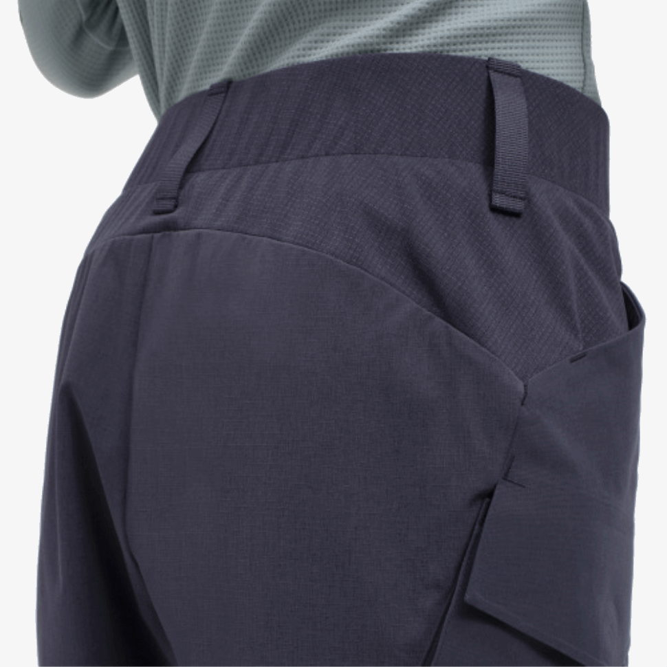 Pantaloncini Da Esploratore Sulla Pietra Focaia In Esecuzione