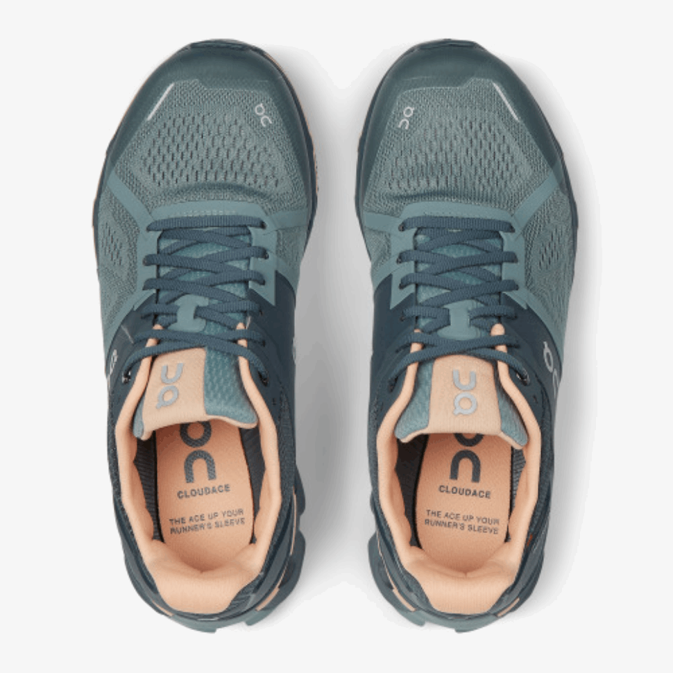 Cloudace Mare-mandorla In Corsa