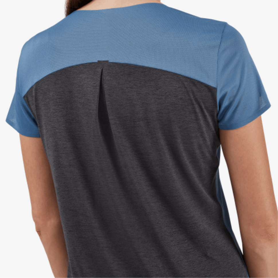 Performance-t Cerulean-black In Esecuzione