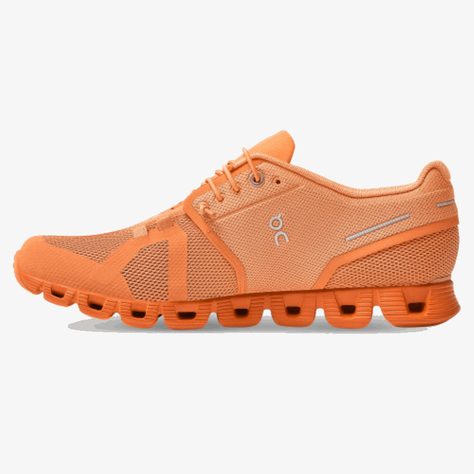 Nuvola Monocromatica Sul Bagliore In Esecuzione