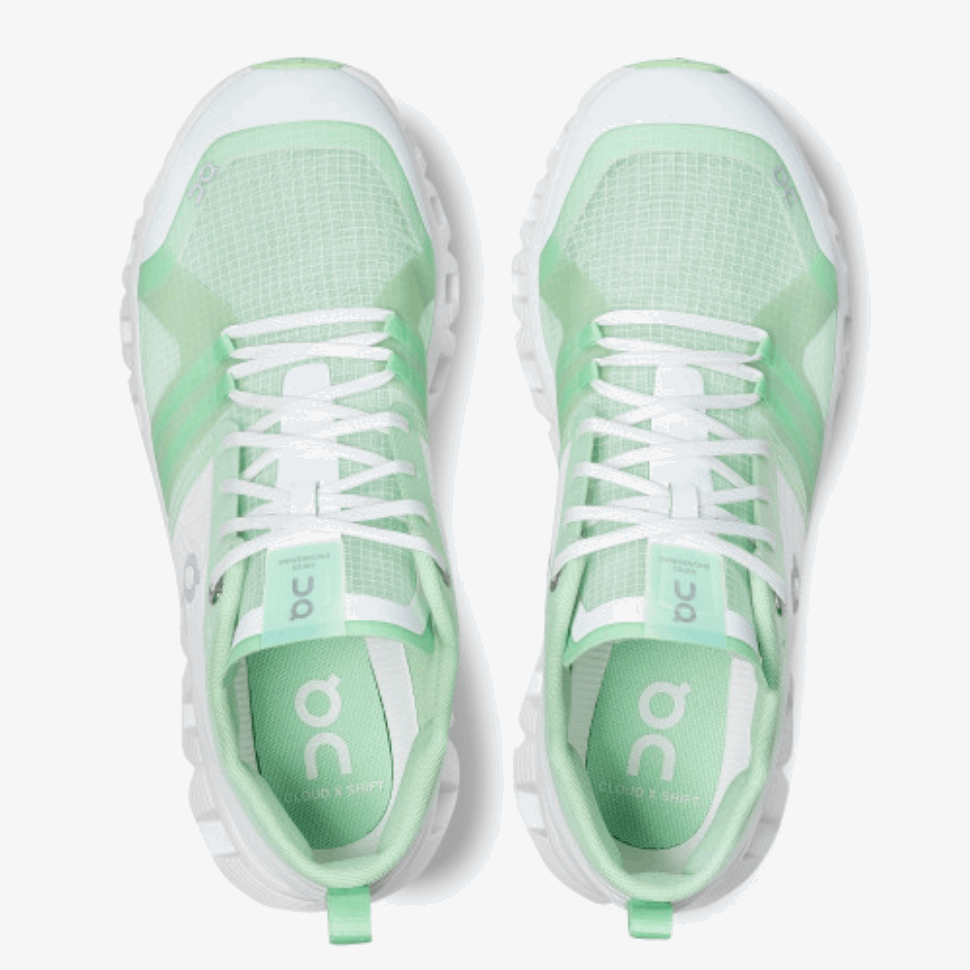 Cloud X Shift Su Esecuzione Di White-matcha