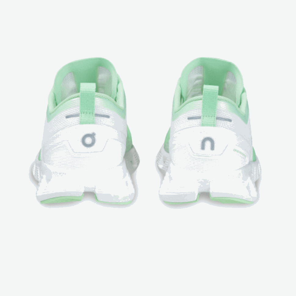 Cloud X Shift Su Esecuzione Di White-matcha